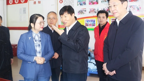 廣西壯族自治區(qū)黨委委員、常委、副書記劉小明蒞臨百裕集團(tuán)環(huán)江車間調(diào)研